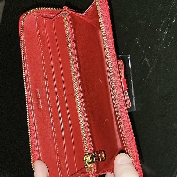Miu Miu Patent Leather Red Bow Wallet Gold Hardware - Picture 5 of 8